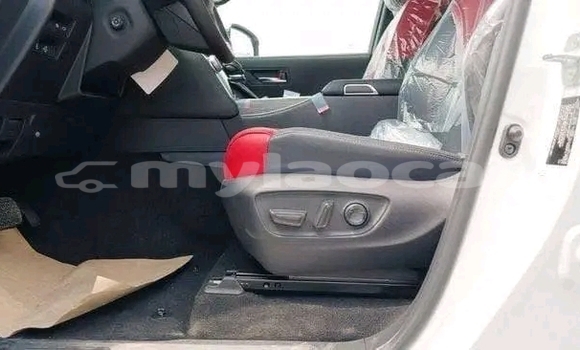 Acheter Occasion Voiture Toyota Land Cruiser Blanc à Vientiane, Vientiane Province Acheter Occasion Voiture Toyota Land Cruiser Blanc à Vientiane, Vientiane Province