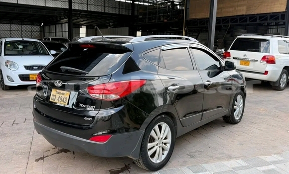 Buy Used Hyundai Tucson Black Car in Vientiane in Vientiane Province