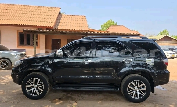 Buy Used Toyota Fortuner Black Car in Vientiane in Vientiane Province Buy Used Toyota Fortuner Black Car in Vientiane in Vientiane Province