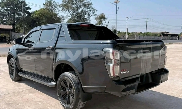 Buy Used Isuzu D-max Spark 4x4 Black Car in Vientiane in Vientiane Province Buy Used Isuzu D-max Spark 4x4 Black Car in Vientiane in Vientiane Province