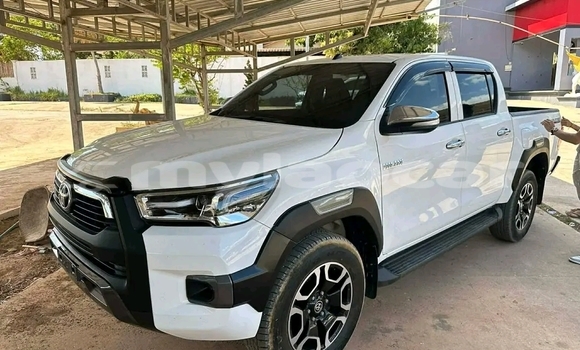 Buy Used Toyota Hilux White Car in Vientiane in Vientiane Province Buy Used Toyota Hilux White Car in Vientiane in Vientiane Province