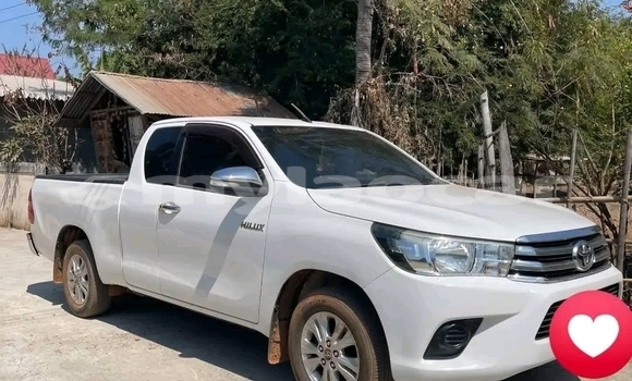 Acheter Occasion Voiture Toyota Hilux Blanc à Vientiane, Vientiane Province Acheter Occasion Voiture Toyota Hilux Blanc à Vientiane, Vientiane Province