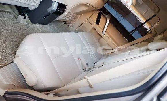 Buy Used Toyota Land Cruiser Prado Silver Car in Vientiane in Vientiane Province Buy Used Toyota Land Cruiser Prado Silver Car in Vientiane in Vientiane Province