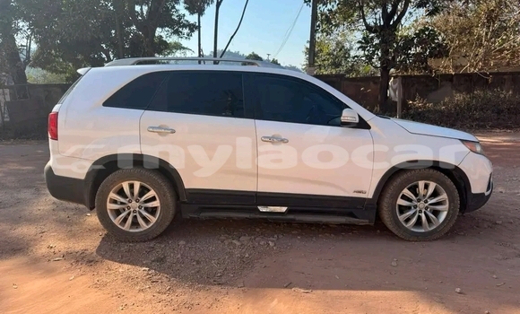 Buy Used Kia Sportage White Car in Vientiane in Vientiane Province Buy Used Kia Sportage White Car in Vientiane in Vientiane Province