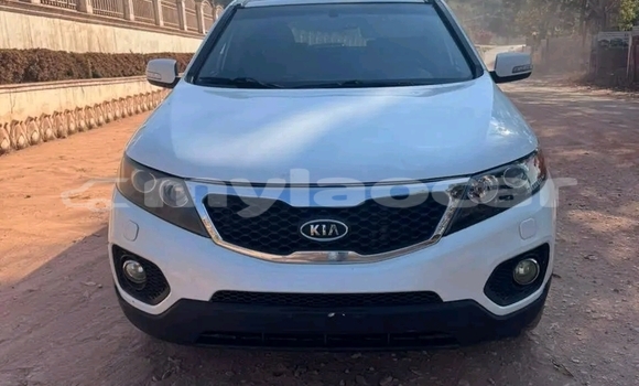Buy Used Kia Sportage White Car in Vientiane in Vientiane Province Buy Used Kia Sportage White Car in Vientiane in Vientiane Province