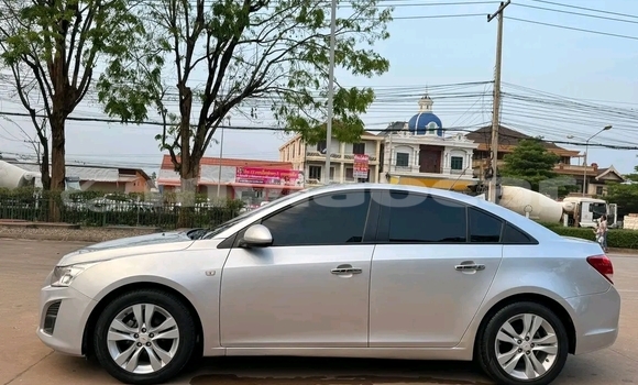 Buy Used Chevrolet Avenger White Car in Vientiane in Vientiane Province Buy Used Chevrolet Avenger White Car in Vientiane in Vientiane Province