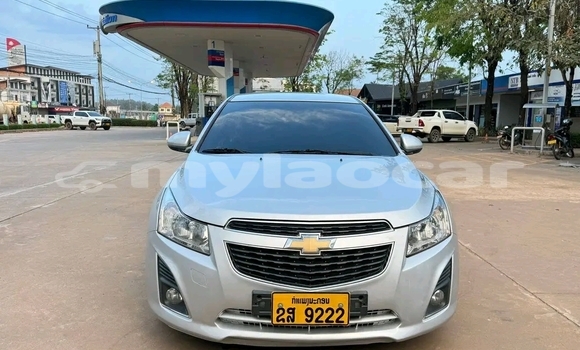Buy Used Chevrolet Avenger White Car in Vientiane in Vientiane Province Buy Used Chevrolet Avenger White Car in Vientiane in Vientiane Province