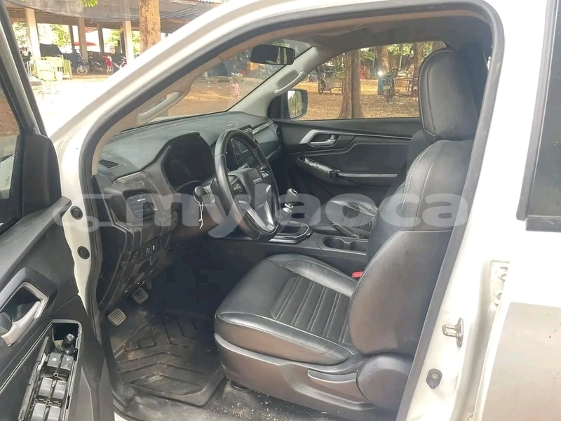 Big with watermark isuzu rodeo vientiane province vientiane 7237