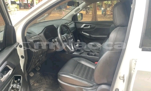 Acheter Occasion Voiture Isuzu Rodeo Blanc à Vientiane, Vientiane Province Acheter Occasion Voiture Isuzu Rodeo Blanc à Vientiane, Vientiane Province