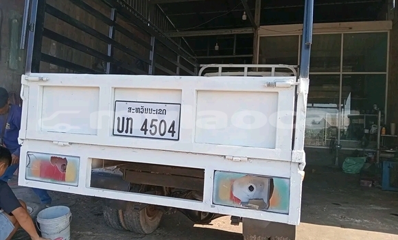 Buy Used Toyota Chaser White Car in Vientiane in Vientiane Province Buy Used Toyota Chaser White Car in Vientiane in Vientiane Province