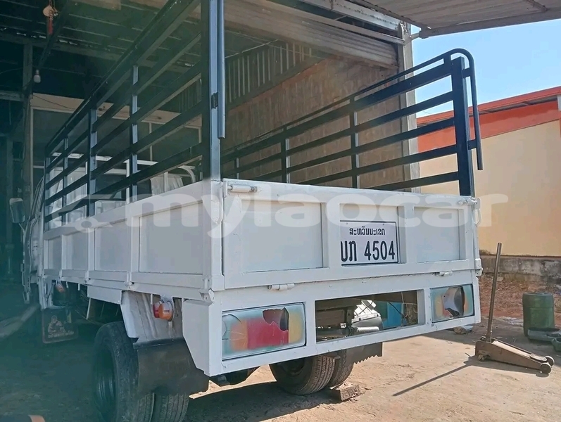 Big with watermark toyota chaser vientiane province vientiane 7239