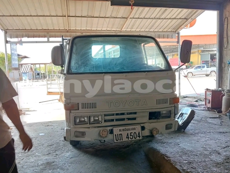 Big with watermark toyota chaser vientiane province vientiane 7239