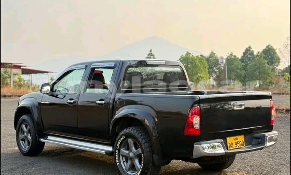 Buy Used Isuzu V-Cross 4x4 Black Car in Vientiane in Vientiane Province Buy Used Isuzu V-Cross 4x4 Black Car in Vientiane in Vientiane Province