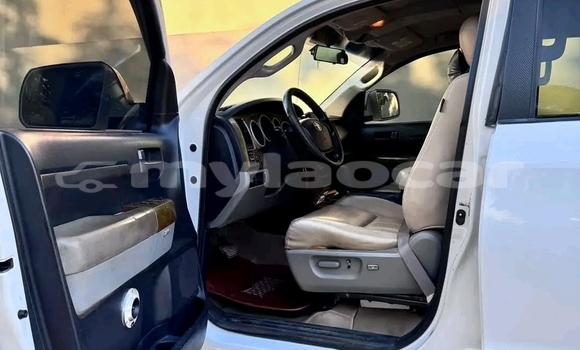 Buy Used Toyota Tundra White Car in Vientiane in Vientiane Province Buy Used Toyota Tundra White Car in Vientiane in Vientiane Province