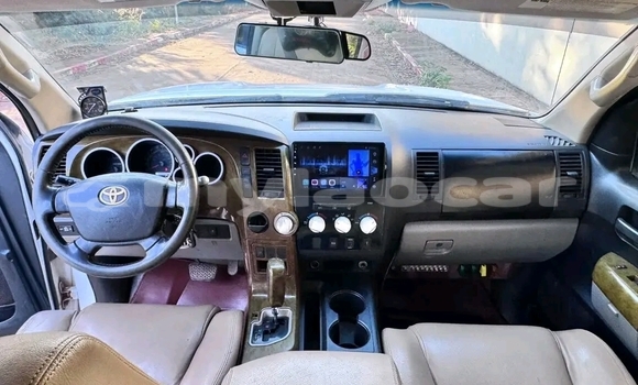 Buy Used Toyota Tundra White Car in Vientiane in Vientiane Province Buy Used Toyota Tundra White Car in Vientiane in Vientiane Province