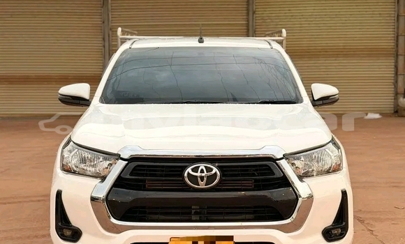 Buy Used Toyota REVO CAB Z-EDITION White Car in Vientiane in Vientiane Province Buy Used Toyota REVO CAB Z-EDITION White Car in Vientiane in Vientiane Province