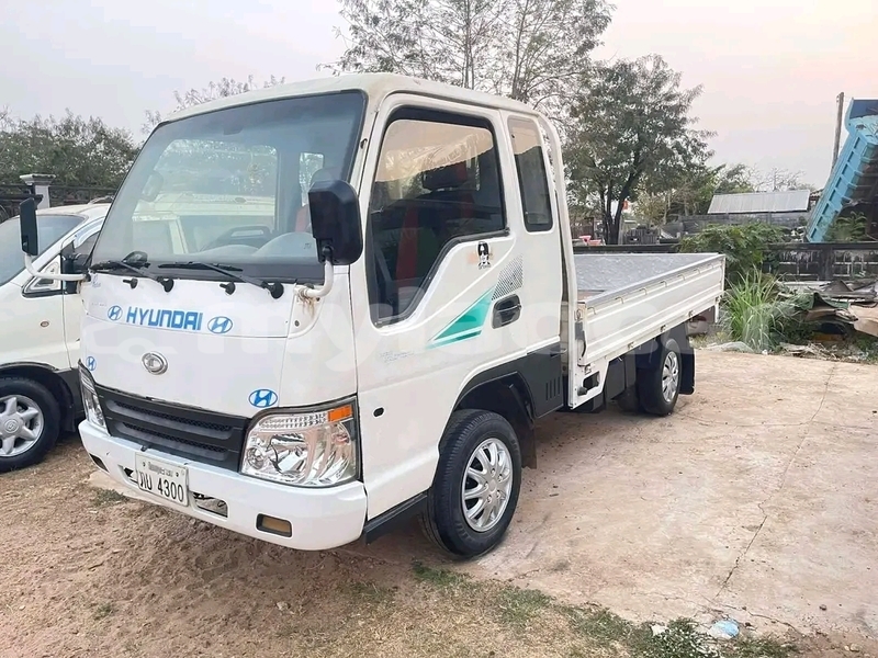 Big with watermark hyundai elantra vientiane province vientiane 7254