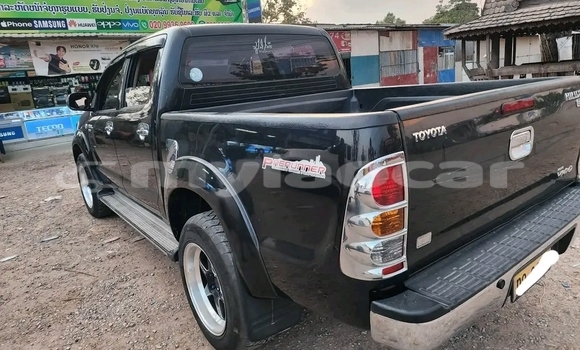 Buy Used Toyota Hilux Black Car in Vientiane in Vientiane Province Buy Used Toyota Hilux Black Car in Vientiane in Vientiane Province