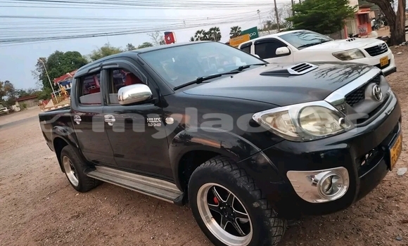 Buy Used Toyota Hilux Black Car in Vientiane in Vientiane Province Buy Used Toyota Hilux Black Car in Vientiane in Vientiane Province