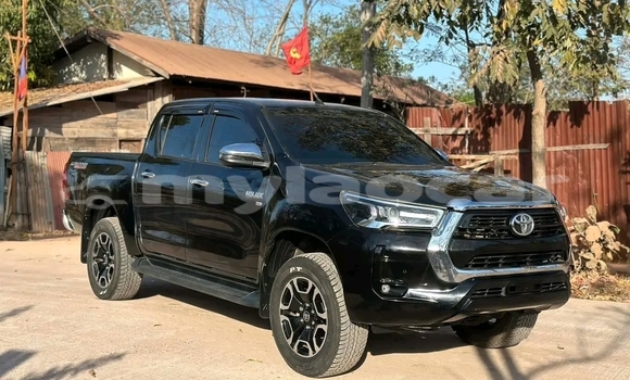 Buy Used Toyota Hilux Black Car in Vientiane in Vientiane Province Buy Used Toyota Hilux Black Car in Vientiane in Vientiane Province