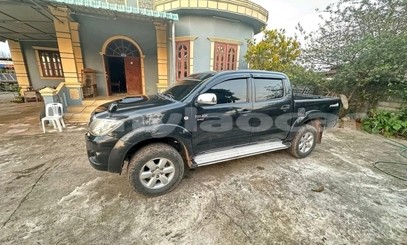 Buy Used Toyota Hilux Black Car in Vientiane in Vientiane Province Buy Used Toyota Hilux Black Car in Vientiane in Vientiane Province