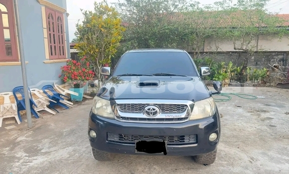 Buy Used Toyota Hilux Black Car in Vientiane in Vientiane Province Buy Used Toyota Hilux Black Car in Vientiane in Vientiane Province