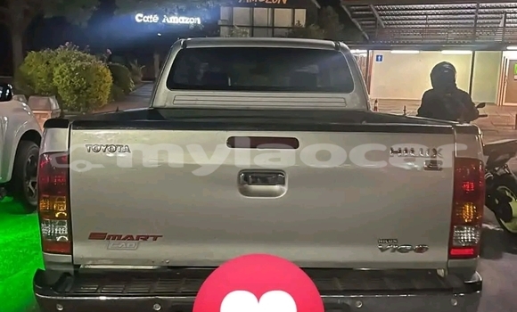 Buy Used Toyota Hilux White Car in Vientiane in Vientiane Province Buy Used Toyota Hilux White Car in Vientiane in Vientiane Province