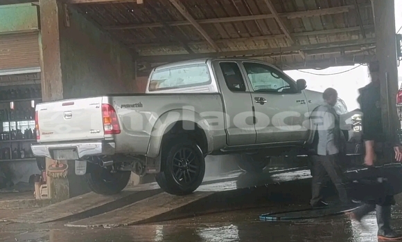 Buy Used Toyota Hilux White Car in Vientiane in Vientiane Province Buy Used Toyota Hilux White Car in Vientiane in Vientiane Province