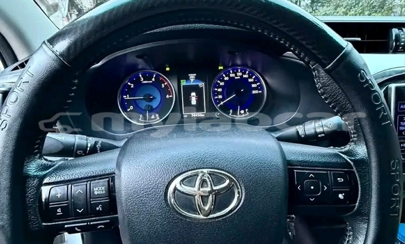 Buy Used Toyota Runx White Car in Vientiane in Vientiane Province Buy Used Toyota Runx White Car in Vientiane in Vientiane Province