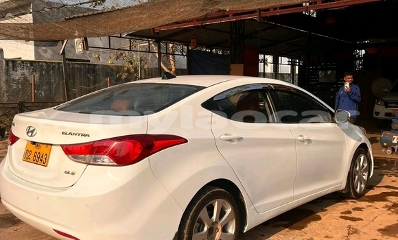 Buy Used Hyundai Elantra White Car in Vientiane in Vientiane Province Buy Used Hyundai Elantra White Car in Vientiane in Vientiane Province