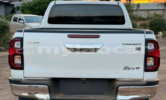 Buy Used Toyota REVO CAB Z-EDITION White Car in Vientiane in Vientiane Province Buy Used Toyota REVO CAB Z-EDITION White Car in Vientiane in Vientiane Province