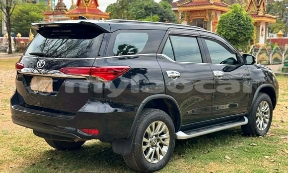 Buy Used Toyota Highlander Black Car in Vientiane in Vientiane Province Buy Used Toyota Highlander Black Car in Vientiane in Vientiane Province