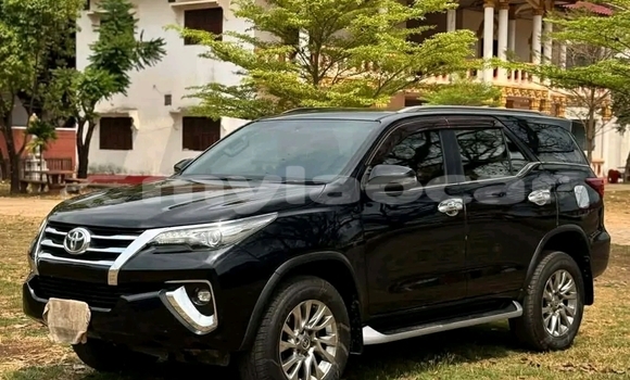 Buy Used Toyota Highlander Black Car in Vientiane in Vientiane Province Buy Used Toyota Highlander Black Car in Vientiane in Vientiane Province