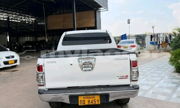 Buy Used Toyota Hilux White Car in Vientiane in Vientiane Province Buy Used Toyota Hilux White Car in Vientiane in Vientiane Province