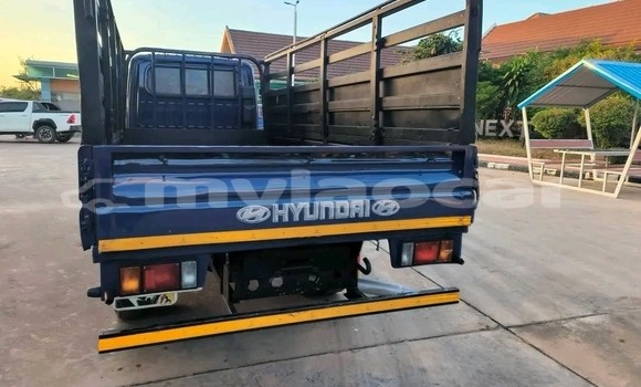 Buy Used Hyundai Dynasty Blue Car in Vientiane in Vientiane Province Buy Used Hyundai Dynasty Blue Car in Vientiane in Vientiane Province