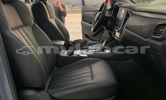 Buy Used Toyota Highlander White Car in Vientiane in Vientiane Province