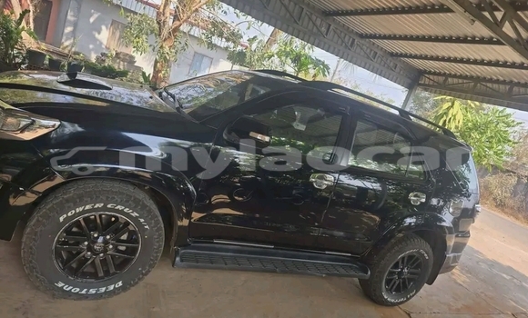 Buy Used Toyota FJ Cruiser Black Car in Vientiane in Vientiane Province Buy Used Toyota FJ Cruiser Black Car in Vientiane in Vientiane Province