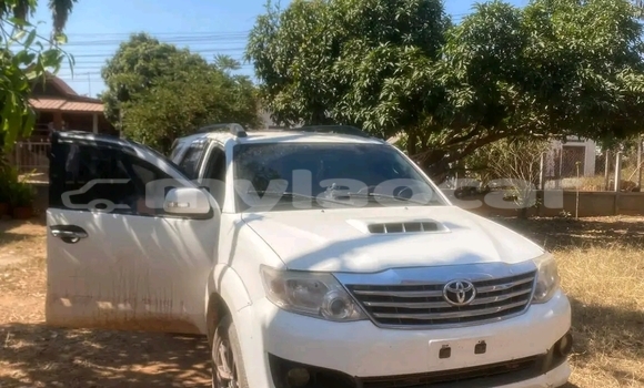 Buy Used Toyota Fortuner White Car in Vientiane in Vientiane Province Buy Used Toyota Fortuner White Car in Vientiane in Vientiane Province