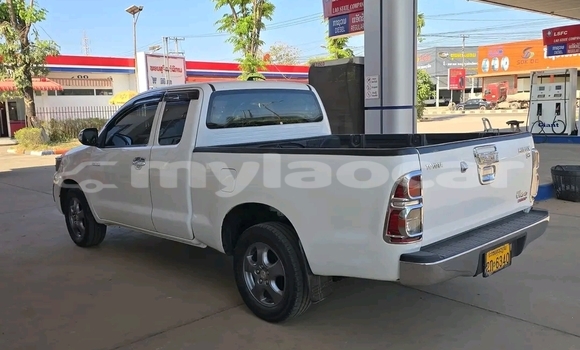 Buy Used Toyota Hilux White Car in Vientiane in Vientiane Province Buy Used Toyota Hilux White Car in Vientiane in Vientiane Province