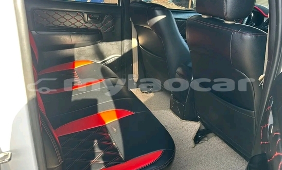 Buy Used Toyota Hilux White Car in Vientiane in Vientiane Province Buy Used Toyota Hilux White Car in Vientiane in Vientiane Province