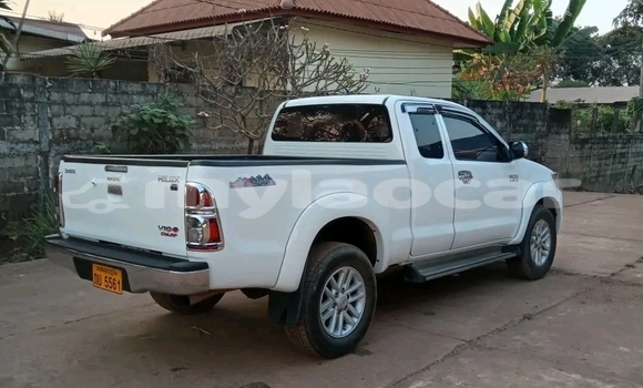 Buy Used Toyota Hilux White Car in Vientiane in Vientiane Province Buy Used Toyota Hilux White Car in Vientiane in Vientiane Province