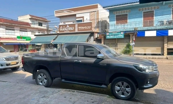 Buy Used Toyota Fortuner Black Car in Vientiane in Vientiane Province Buy Used Toyota Fortuner Black Car in Vientiane in Vientiane Province