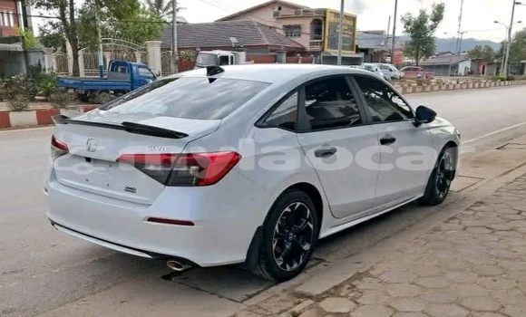 Buy Used Hyundai Tucson White Car in Vientiane in Vientiane Province Buy Used Hyundai Tucson White Car in Vientiane in Vientiane Province