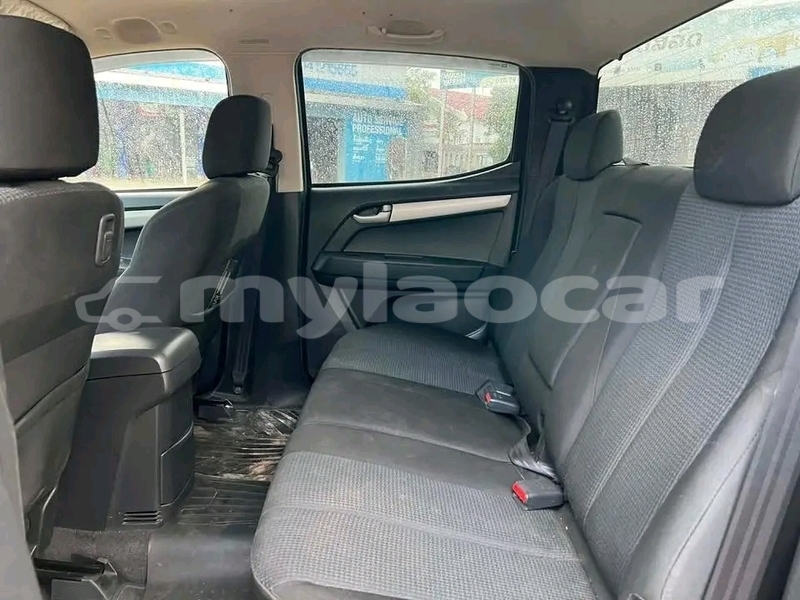 Big with watermark isuzu v cross 4x4 vientiane province vientiane 7303