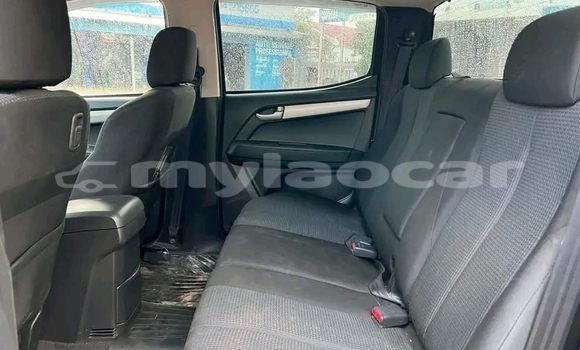 Buy Used Isuzu V-Cross 4x4 White Car in Vientiane in Vientiane Province