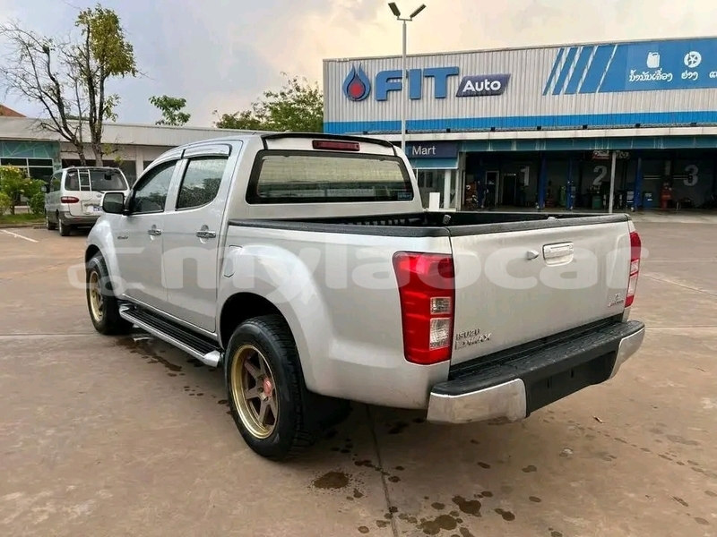 Big with watermark isuzu v cross 4x4 vientiane province vientiane 7303