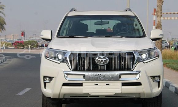 Buy Used Toyota Land Cruiser Prado White Car in Vientiane in Vientiane Province