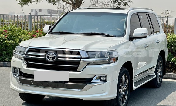 Buy Used Toyota Land Cruiser White Car in Thakhek in Khammouan Province Buy Used Toyota Land Cruiser White Car in Thakhek in Khammouan Province