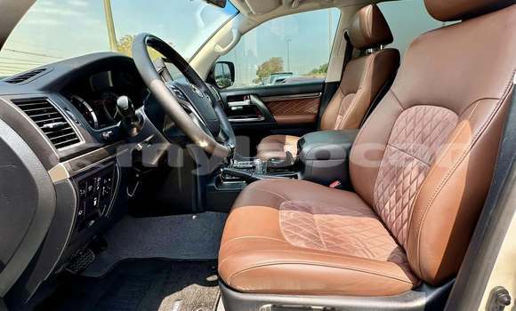 Buy Used Toyota Land Cruiser White Car in Thakhek in Khammouan Province Buy Used Toyota Land Cruiser White Car in Thakhek in Khammouan Province