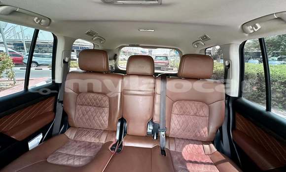 Buy Used Toyota Land Cruiser White Car in Thakhek in Khammouan Province Buy Used Toyota Land Cruiser White Car in Thakhek in Khammouan Province